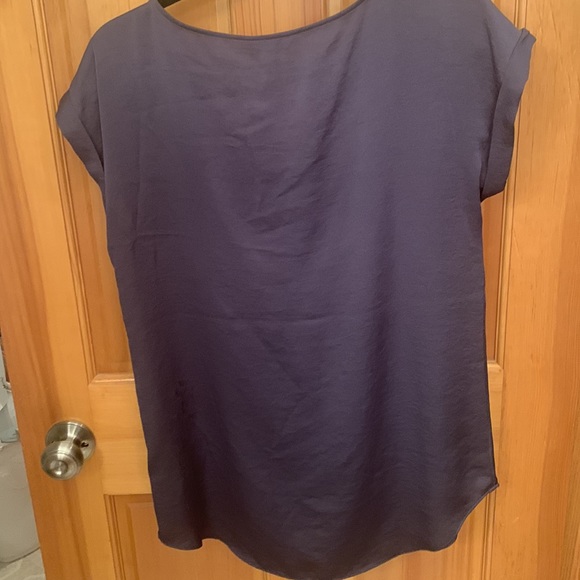 Women’s Express top in dark gray. 100% polyester. - Picture 4 of 4